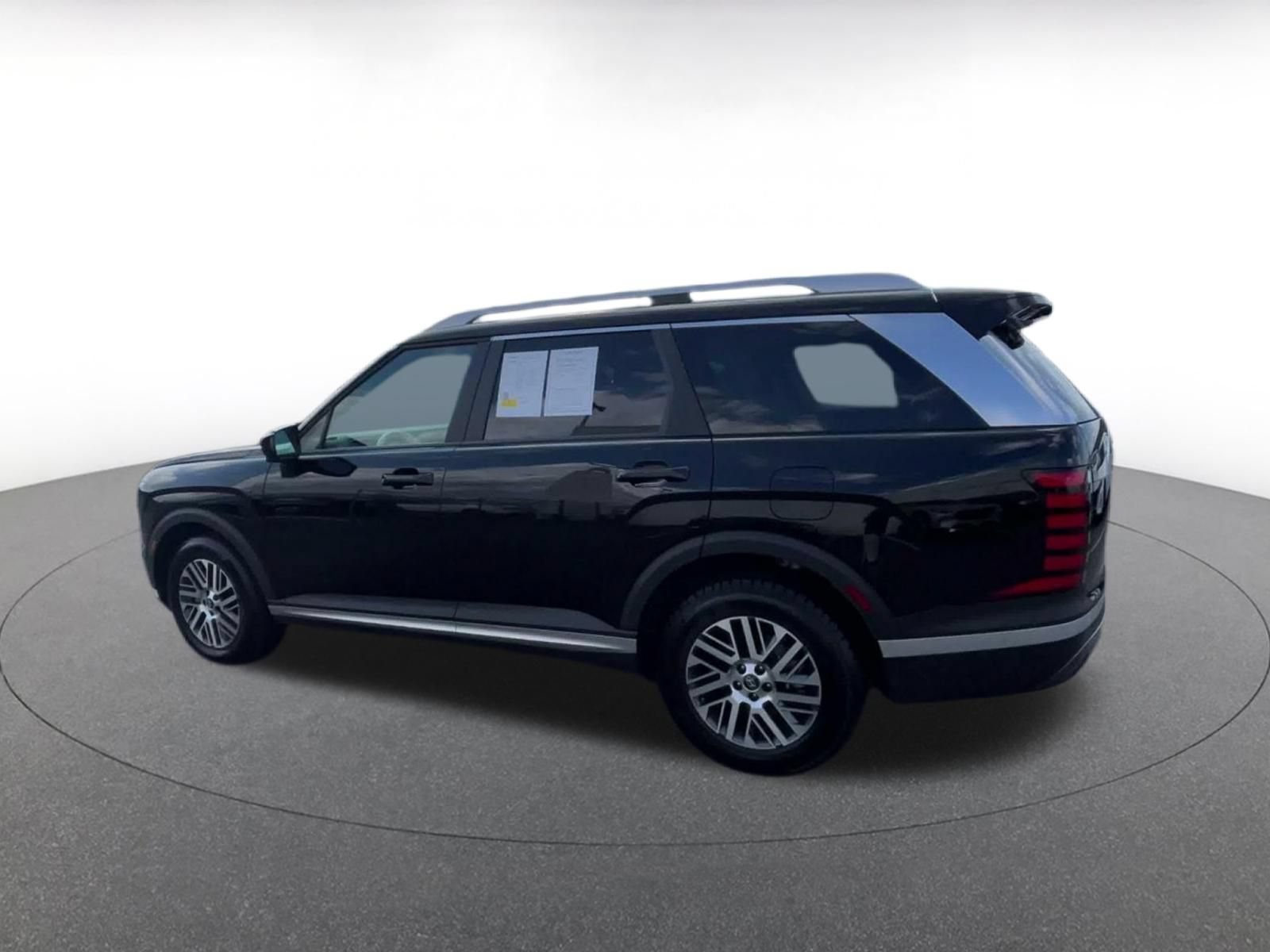 Used 2026 Hyundai Palisade SEL FWD image 9