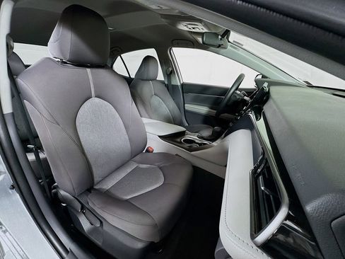 Used 2022 Toyota Camry LE FWD image 25