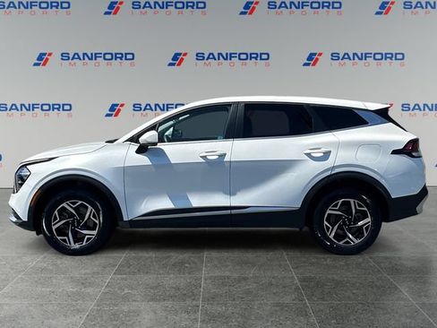 Used 2023 Kia Sportage LX AWD/4WD image 2