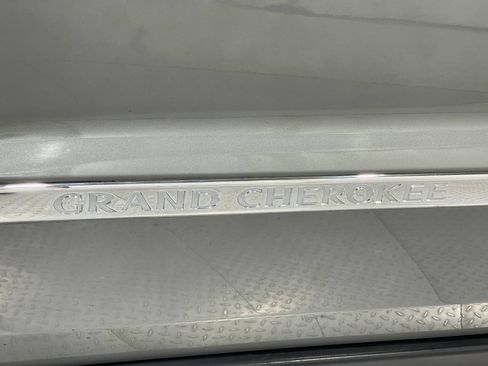 Used 2012 Jeep Grand Cherokee Overland AWD/4WD image 38