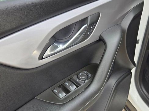 Used 2025 Chevrolet Blazer LT FWD image 14