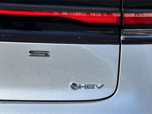 Used 2023 Toyota Prius LE image 33