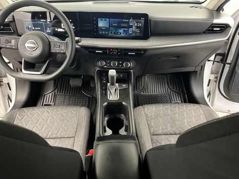 Used 2025 Nissan Kicks SV AWD/4WD image 41