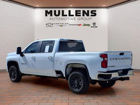 Used 2023 Chevrolet Silverado 2500 LT image 7
