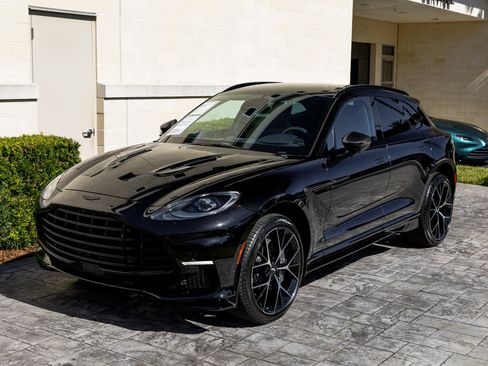 Used 2025 Aston Martin DBX 707 image 36