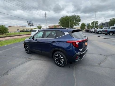 Used 2024 Kia Seltos EX AWD/4WD image 6