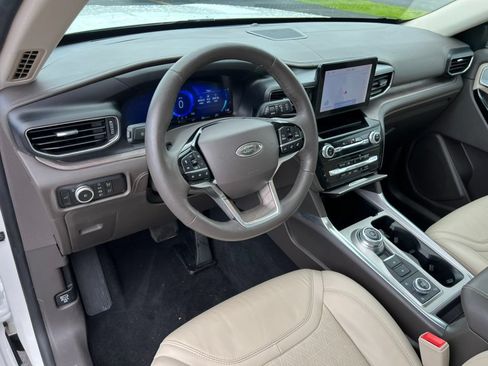 Used 2023 Ford Explorer Platinum w/ Equipment Group 601A AWD/4WD image 20