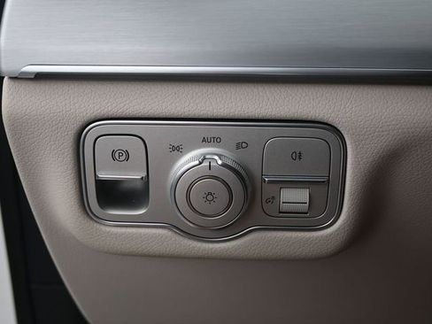 Used 2025 Mercedes-Benz GLS 450 4MATIC image 17