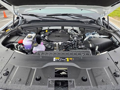 New 2026 Jeep Grand Cherokee Altitude AWD/4WD image 31
