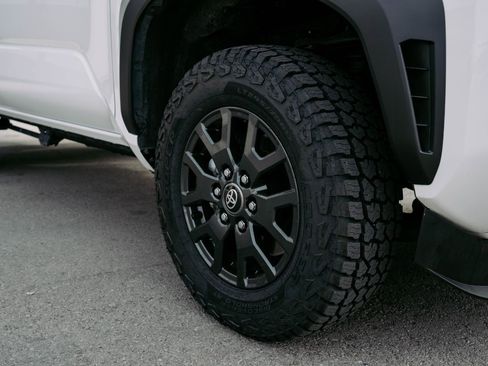 Used 2025 Toyota 4Runner 4WD image 5