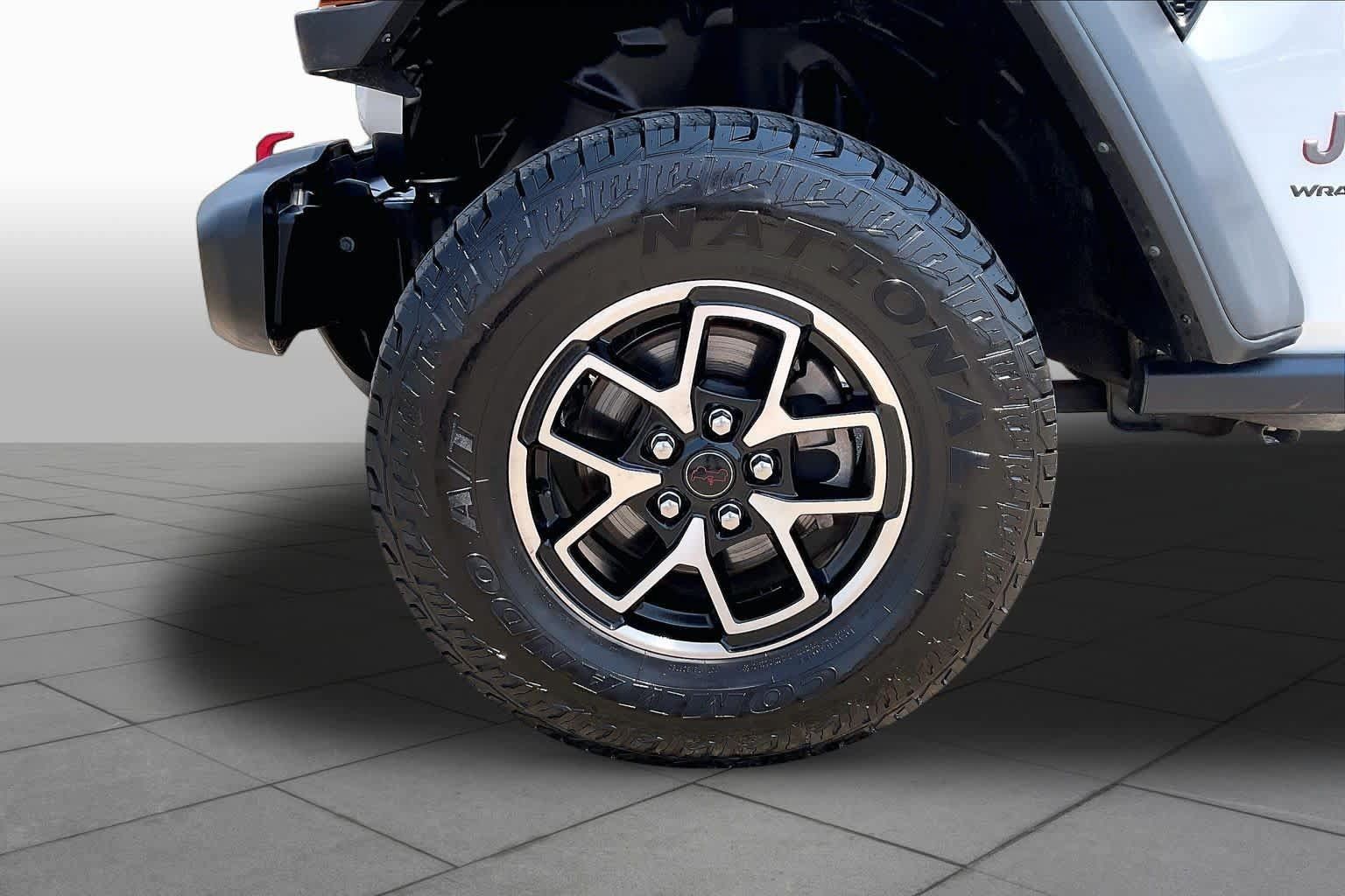 Used 2024 Jeep Wrangler Unlimited Rubicon AWD/4WD image 10