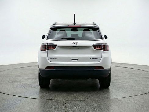 Used 2025 Jeep Compass Trailhawk AWD/4WD image 7