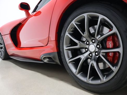 Used 2013 SRT Viper GTS w/ GTS Laguna Interior Pkg image 15