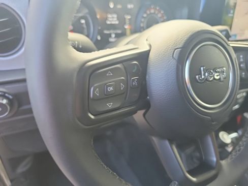 Used 2026 Jeep Wrangler Sport AWD/4WD image 15