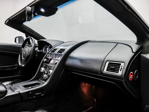 Used 2009 Aston Martin V8 Vantage Convertible image 54