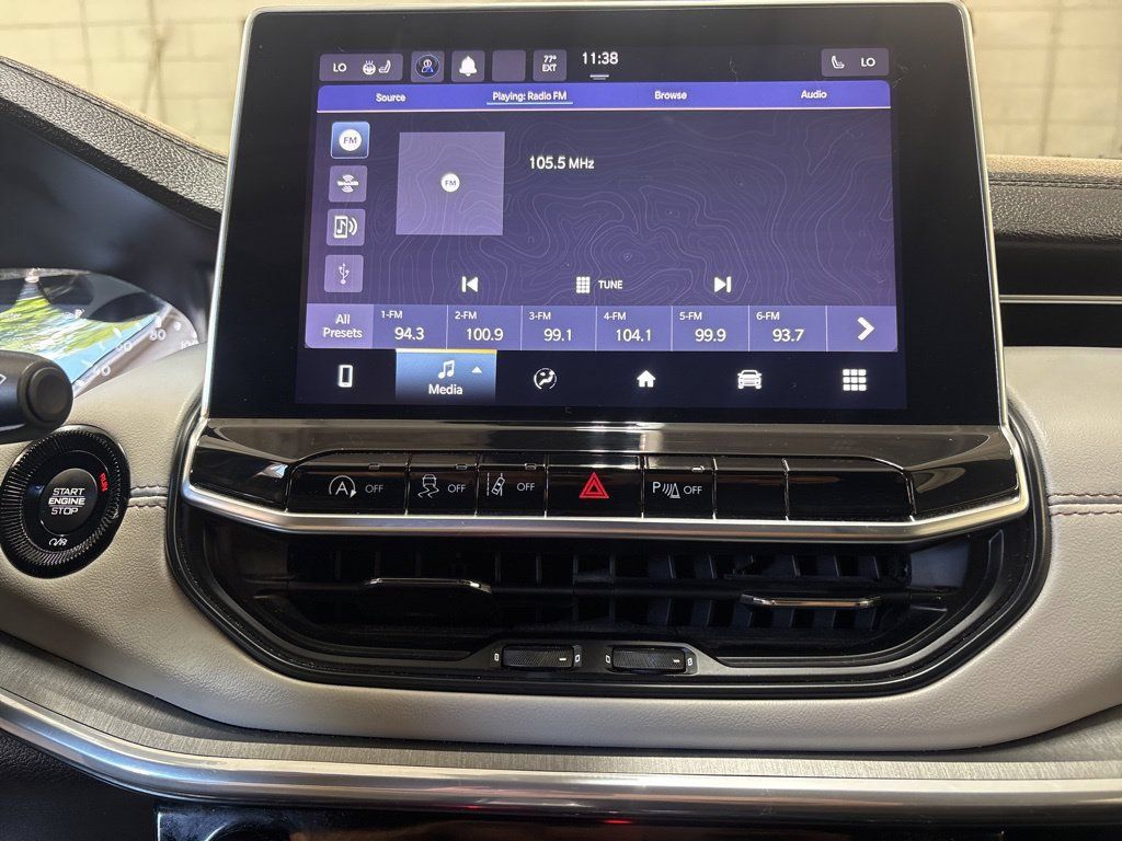 Certified 2023 Jeep Compass Limited AWD/4WD image 22
