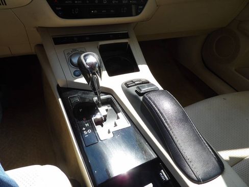 Used 2013 Lexus ES 300h w/ Luxury Pkg FWD image 14