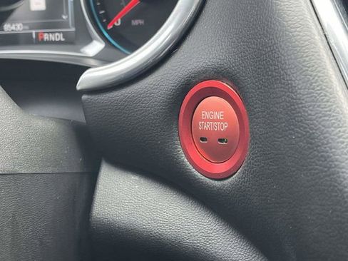 Used 2018 Chevrolet Malibu LT w/ Leather Package image 32