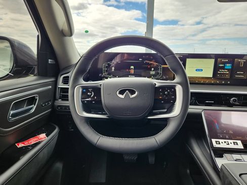 Used 2025 INFINITI QX80 Luxe RWD image 11