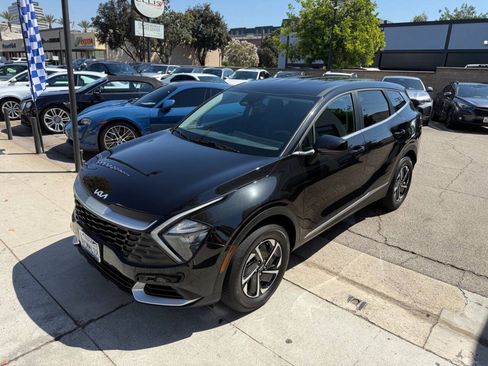 Used 2023 Kia Sportage LX AWD/4WD image 15