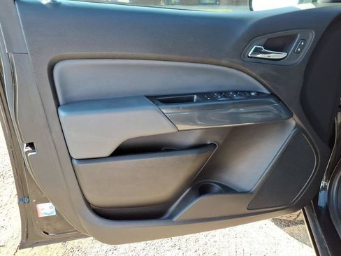 Used 2021 Chevrolet Colorado Z71 w/ Z71 Midnight Edition AWD/4WD image 13