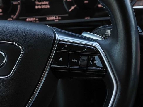 Used 2019 Audi e-tron Prestige w/ Prestige Package AWD/4WD image 24