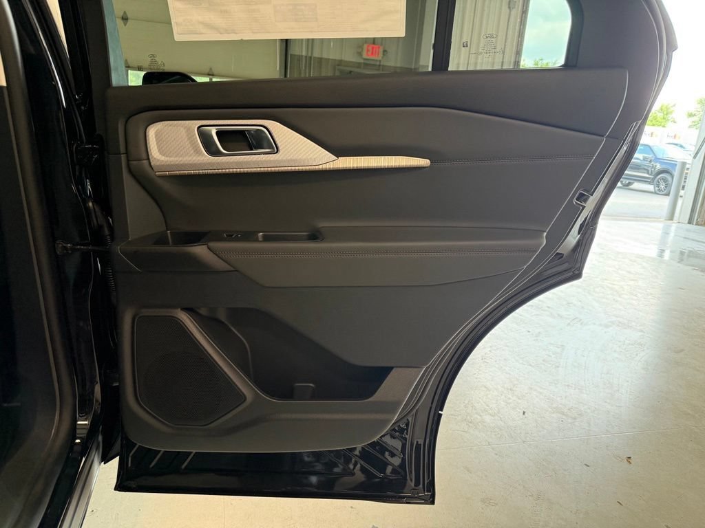 New 2026 Ford Explorer Active w/ Active Comfort Package AWD/4WD image 32