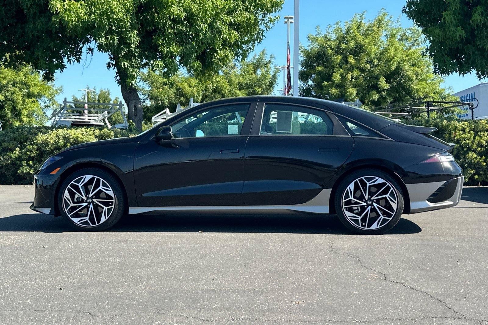 Used 2023 Hyundai Ioniq 6 SEL RWD image 6