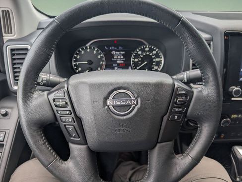 Used 2023 Nissan Frontier SV w/ SV Convenience Package AWD/4WD image 2