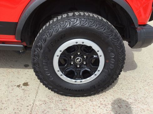 Used 2023 Ford Bronco Badlands image 5