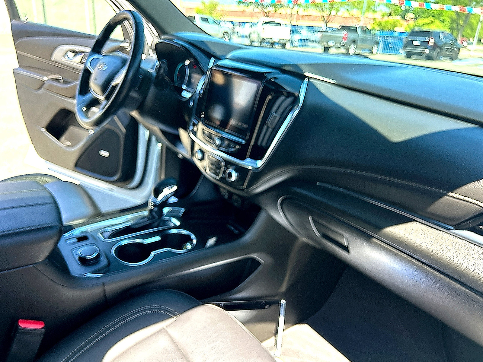 Used 2023 Chevrolet Traverse LT w/ LT Premium Package FWD image 30
