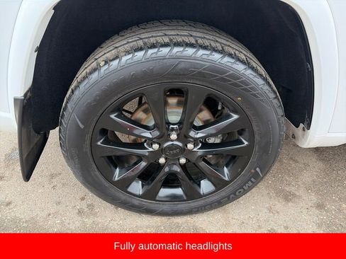 Used 2018 Jeep Grand Cherokee Altitude image 15