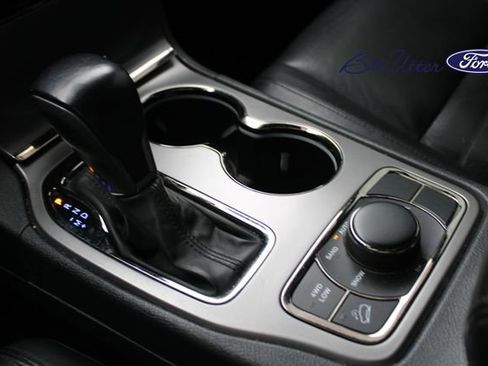 Used 2020 Jeep Grand Cherokee Limited X image 18