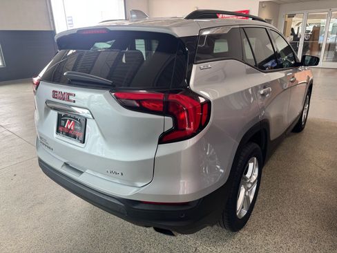 Used 2018 GMC Terrain SLE w/ Driver Convenience Package AWD/4WD image 5