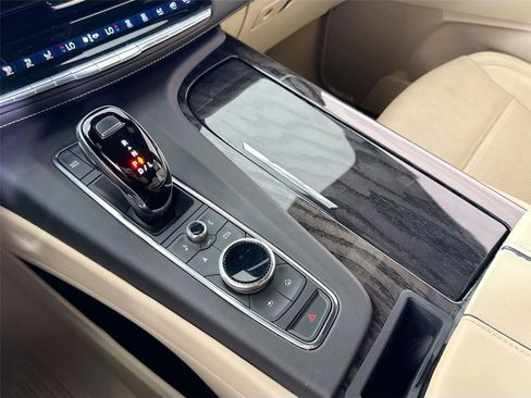 Used 2021 Cadillac Escalade Premium Luxury AWD/4WD image 22