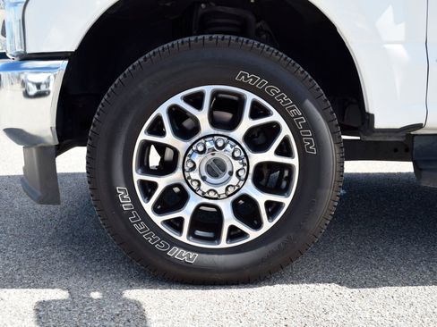 Used 2021 Ford F250 Lariat w/ Lariat Ultimate Package image 24