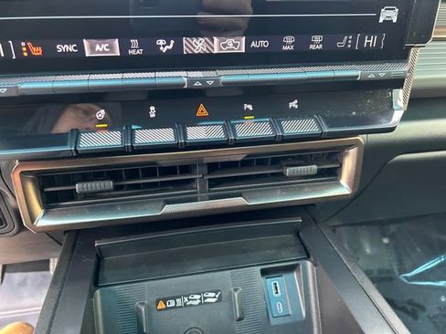 Used 2024 GMC Hummer EV 3X image 48