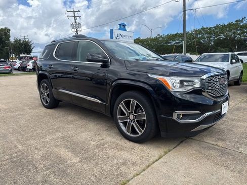Used 2018 GMC Acadia Denali w/ Technology Package image 3