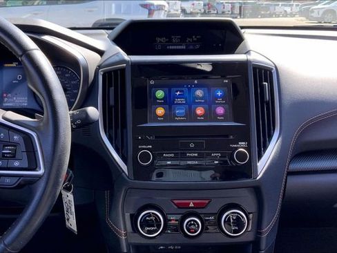 Used 2022 Subaru Crosstrek 2.0i Premium image 6