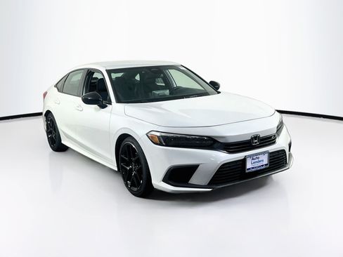 Used 2023 Honda Civic Sport image 3