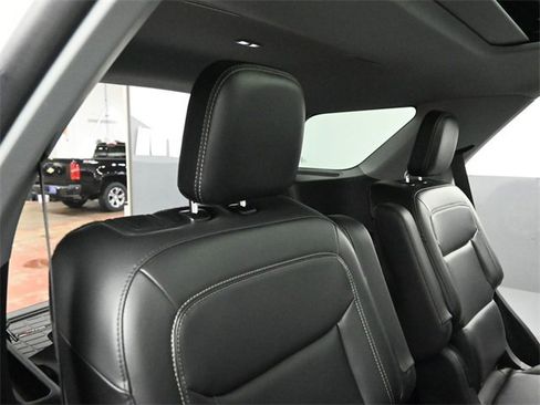Certified 2021 Ford Explorer XLT w/ Equipment Group 202A image 27
