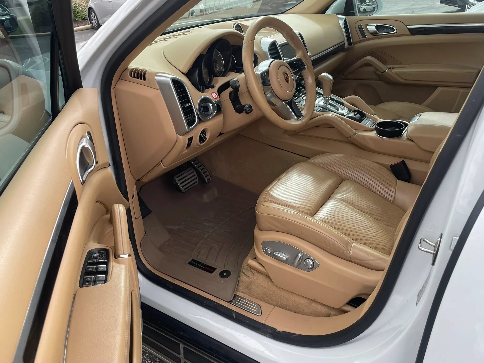 Used 2016 Porsche Cayenne S AWD/4WD image 9