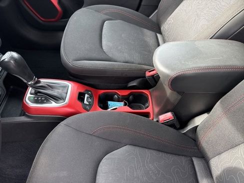 Used 2020 Jeep Renegade Trailhawk image 13