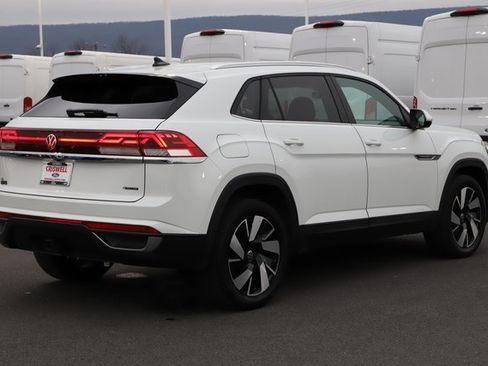 Used 2025 Volkswagen Atlas Cross Sport SE image 6