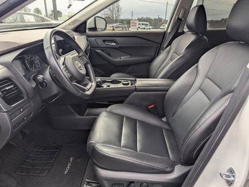 Used 2023 Nissan Rogue SL w/ SL Premium Package image 19