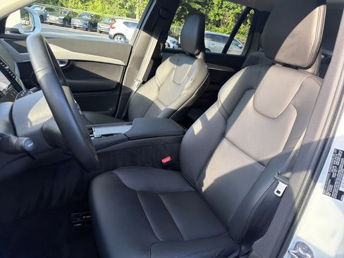 Certified 2025 Volvo XC90 B5 Core AWD/4WD image 16