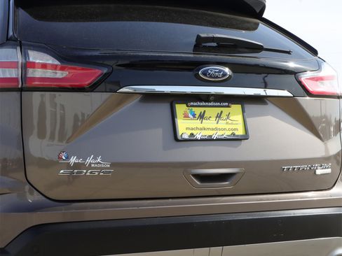 Used 2019 Ford Edge Titanium w/ Cargo Accessory Package image 35