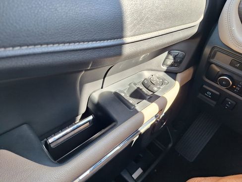 Used 2024 Ford Expedition Max Limited image 18