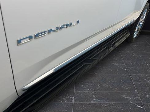 Used 2024 GMC Yukon XL Denali AWD/4WD image 43