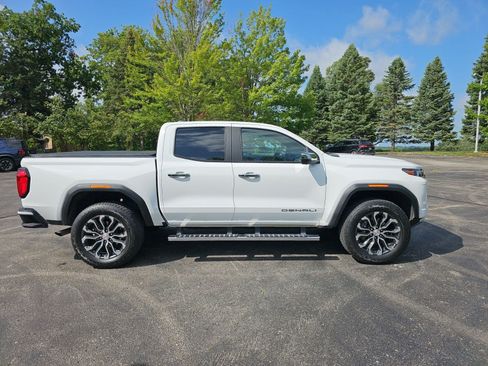 Used 2025 GMC Canyon Denali AWD/4WD image 7